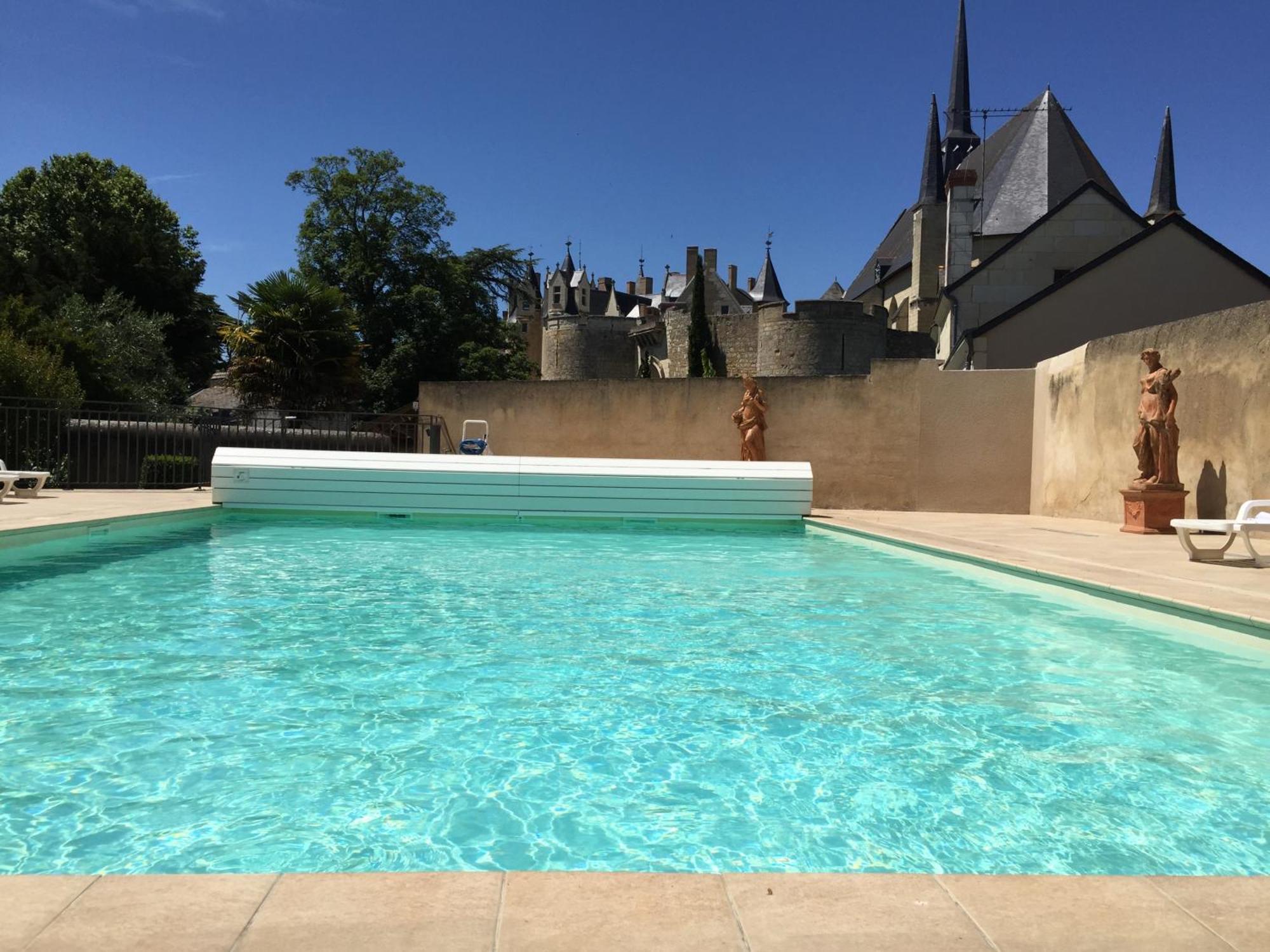 Hotel Spa Le Relais Du Bellay Монтрей-Белле Екстер'єр фото