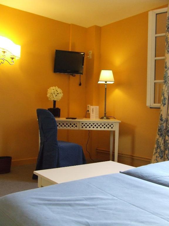 Hotel Spa Le Relais Du Bellay Монтрей-Белле Номер фото