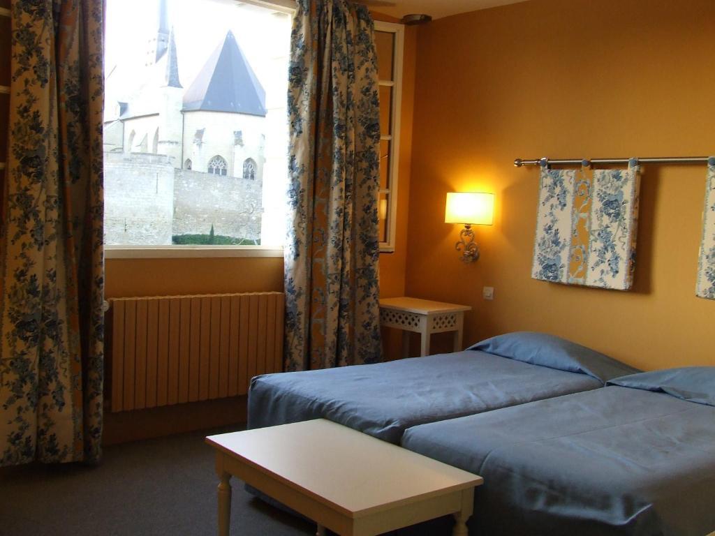 Hotel Spa Le Relais Du Bellay Монтрей-Белле Номер фото